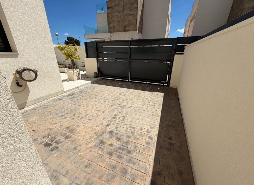 Reventa - Villa - Ciudad Quesada - La Laguna