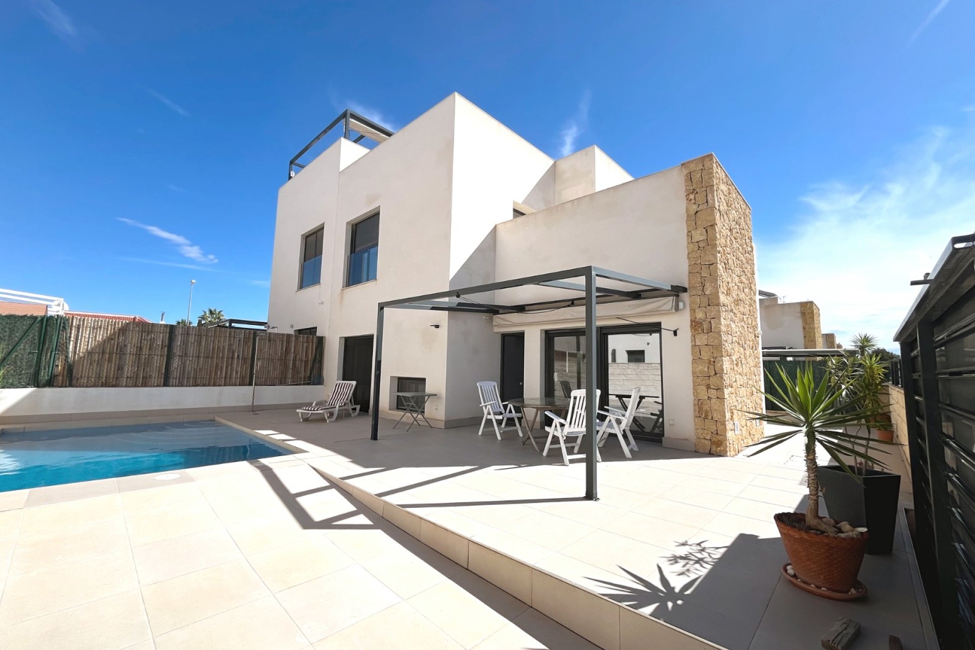 Reventa - Villa - Ciudad Quesada - Pueblo Bravo