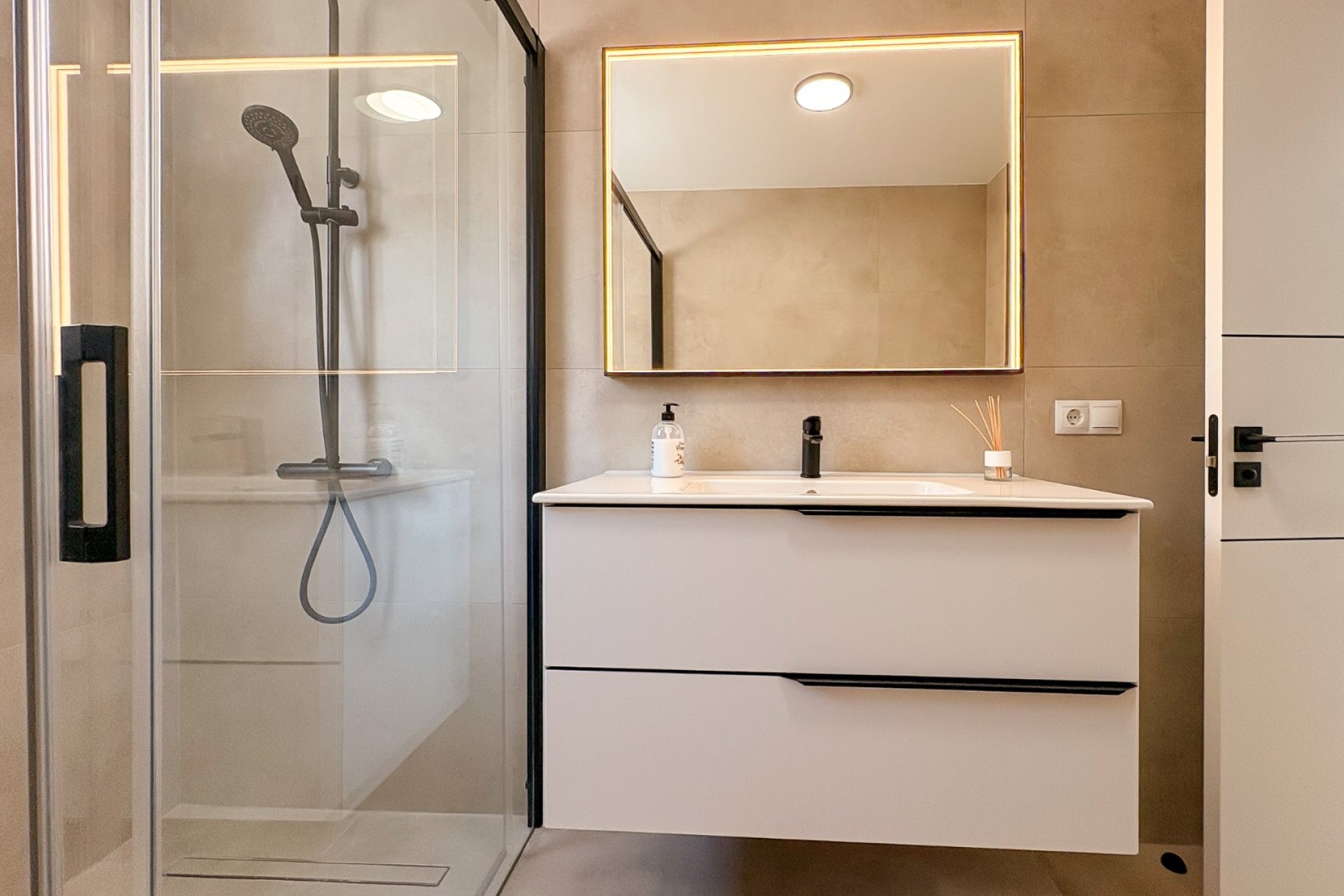 Reventa - Villa - El Campello - Pueblo Acantilado - Venta Lanuza