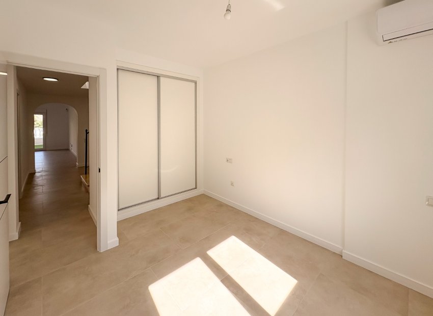 Reventa - Villa - El Campello - Pueblo Acantilado - Venta Lanuza