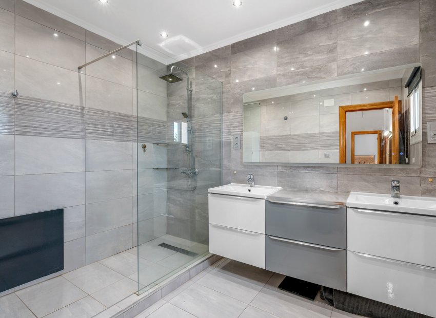 Reventa - Villa - Elche