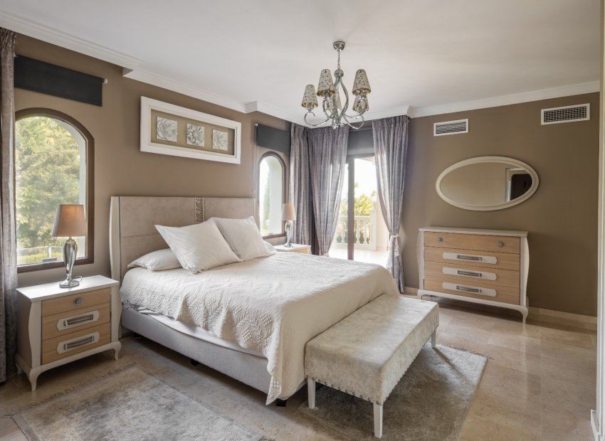 Reventa - Villa - Estepoa - El Paraíso