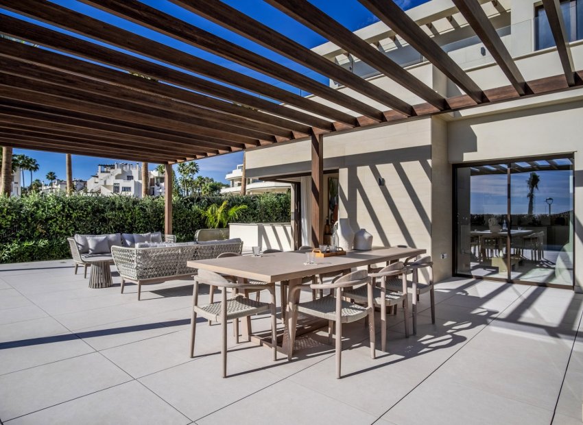 Reventa - Villa - Estepoa - New Golden Mile