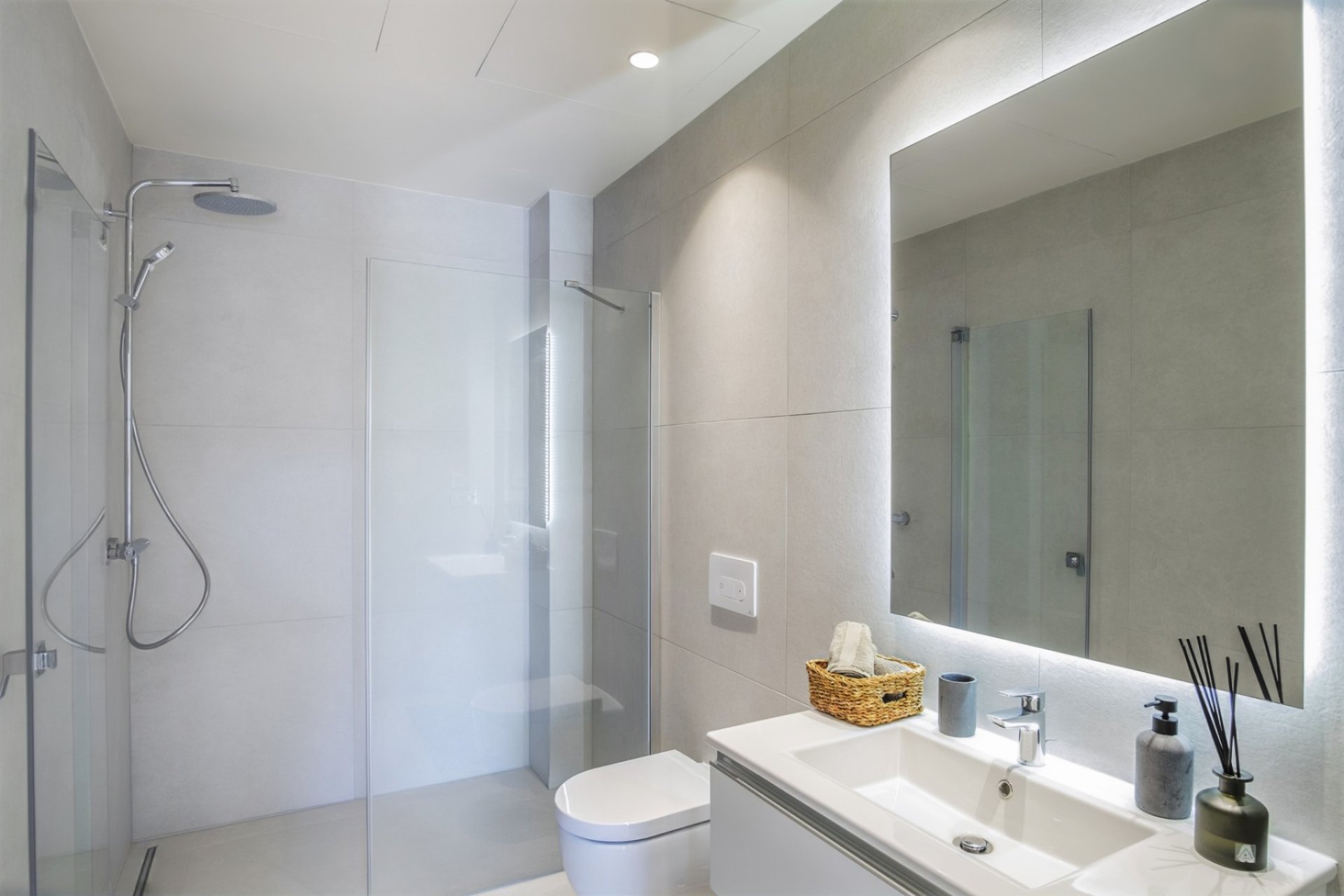 Reventa - Villa - Estepoa - New Golden Mile