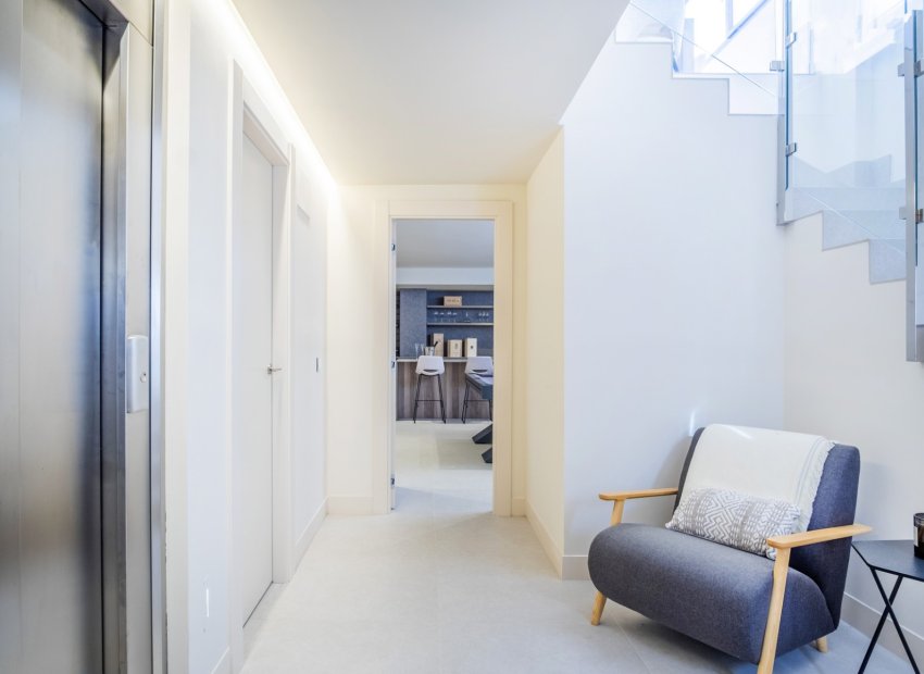 Reventa - Villa - Estepoa - New Golden Mile