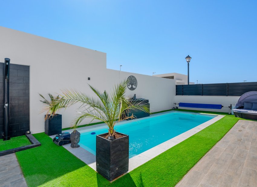 Reventa - Villa - Fortuna - Urbanizacion Las Kalendas