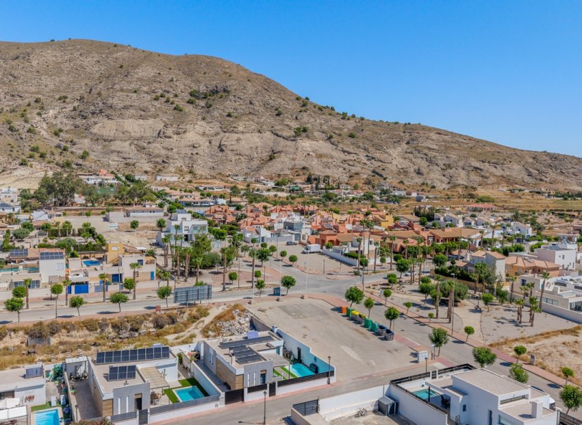 Reventa - Villa - Fortuna - Urbanizacion Las Kalendas