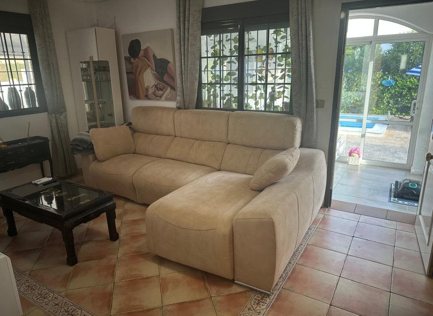 Reventa - Villa - Hondón de las Nieves - Urbaniz La Montañosa