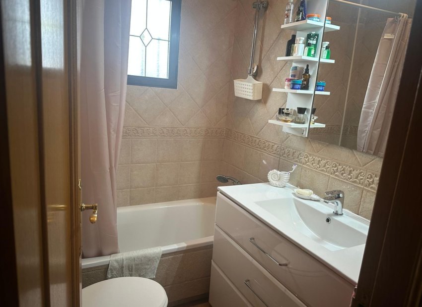 Reventa - Villa - Hondón de las Nieves - Urbaniz La Montañosa