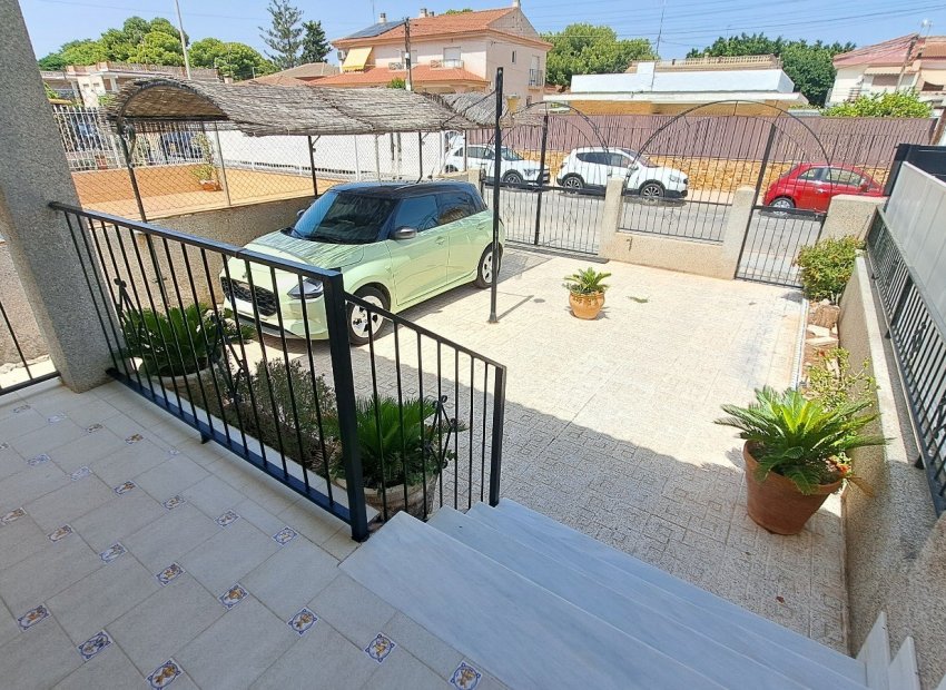 Reventa - Villa - Los Alcázares