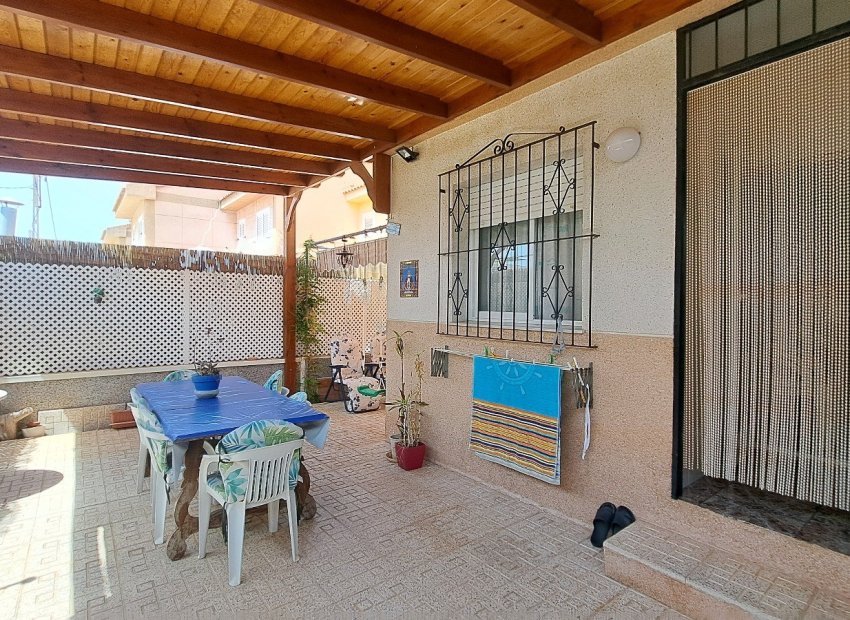 Reventa - Villa - Los Alcázares