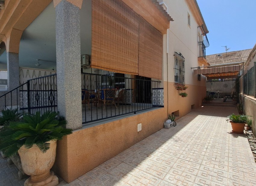 Reventa - Villa - Los Alcázares