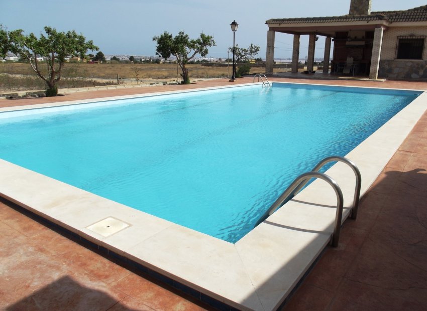 Reventa - Villa - Los Montesinos - La Herrada