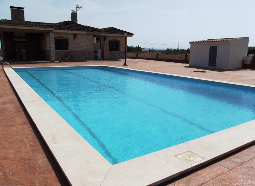 Reventa - Villa - Los Montesinos - La Herrada