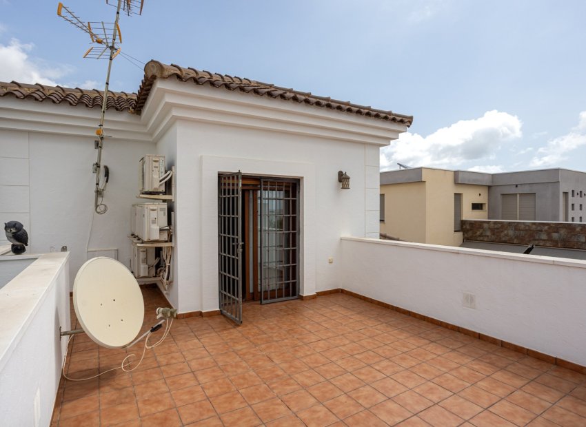 Reventa - Villa - Los Montesinos - La Herrada