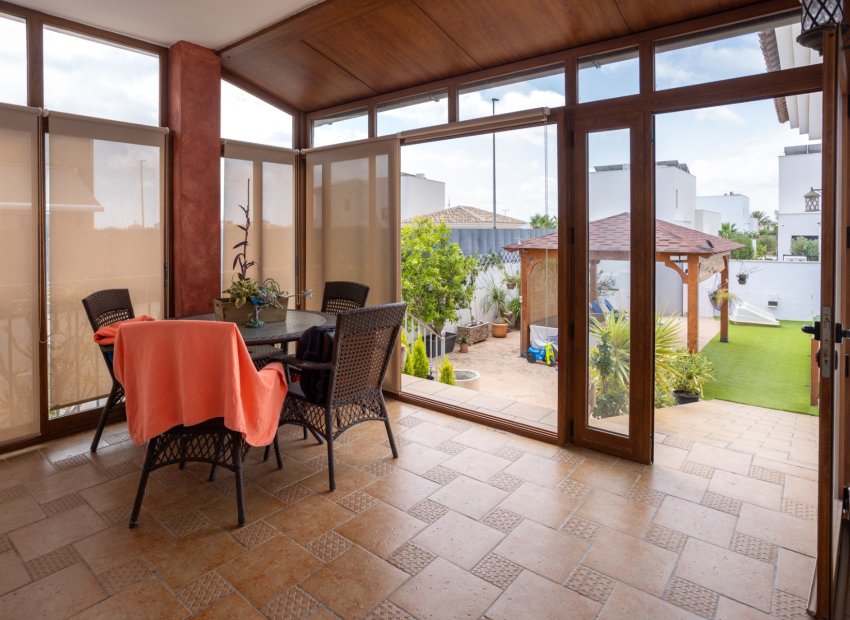 Reventa - Villa - Los Montesinos - La Herrada