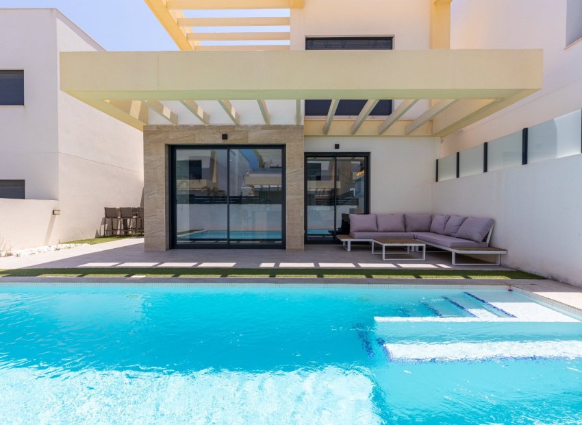 Reventa - Villa - Los Montesinos - La Herrada