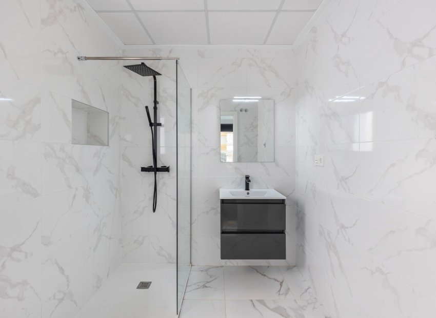 Reventa - Villa - Los Montesinos - La Herrada