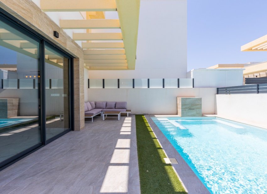 Reventa - Villa - Los Montesinos - La Herrada