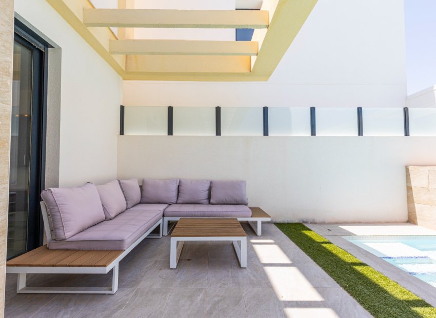 Reventa - Villa - Los Montesinos - La Herrada