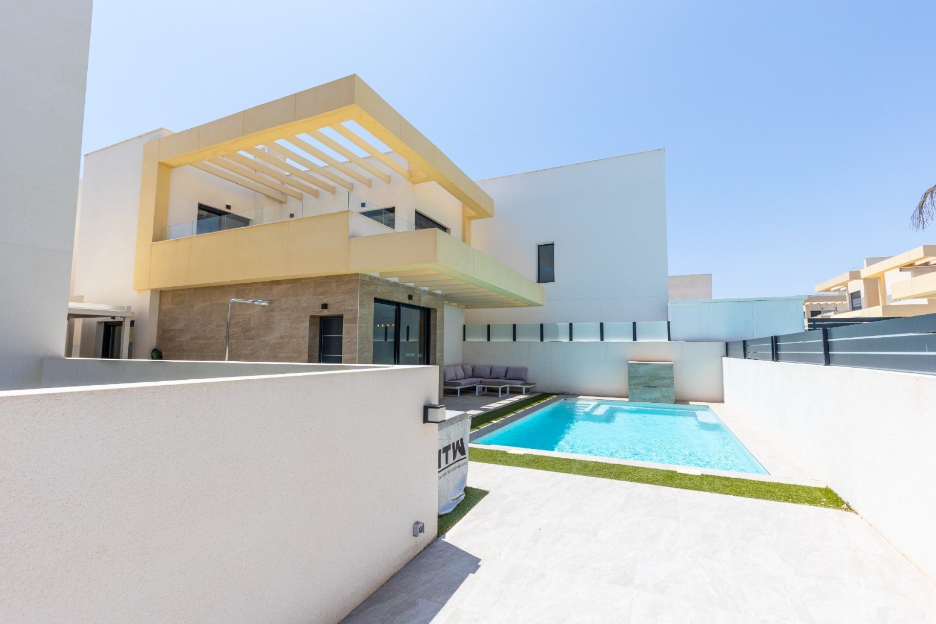 Reventa - Villa - Los Montesinos - La Herrada