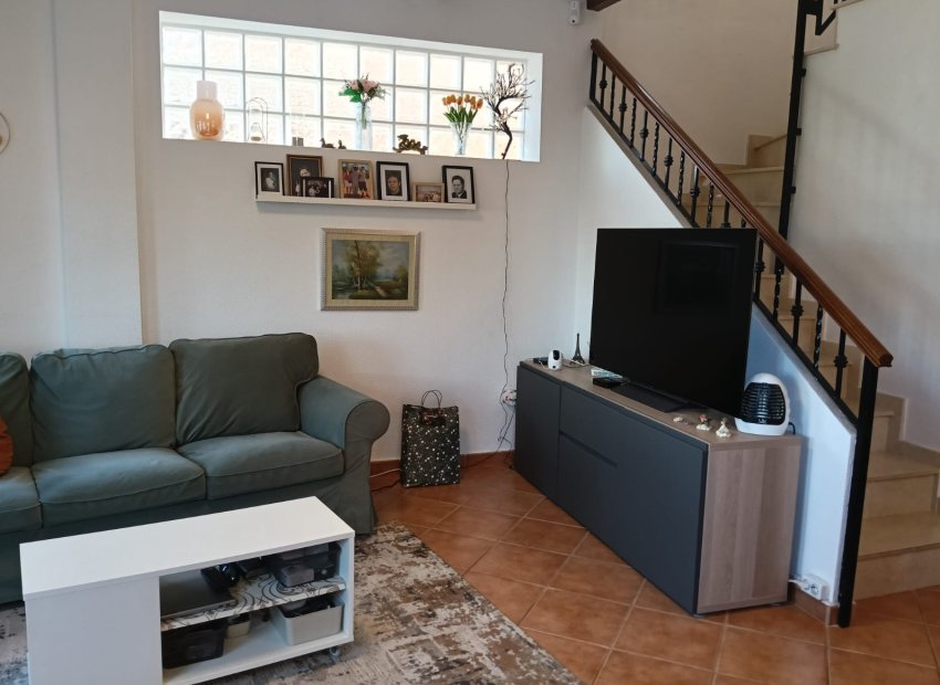 Reventa - Villa - Los Montesinos - La Herrada