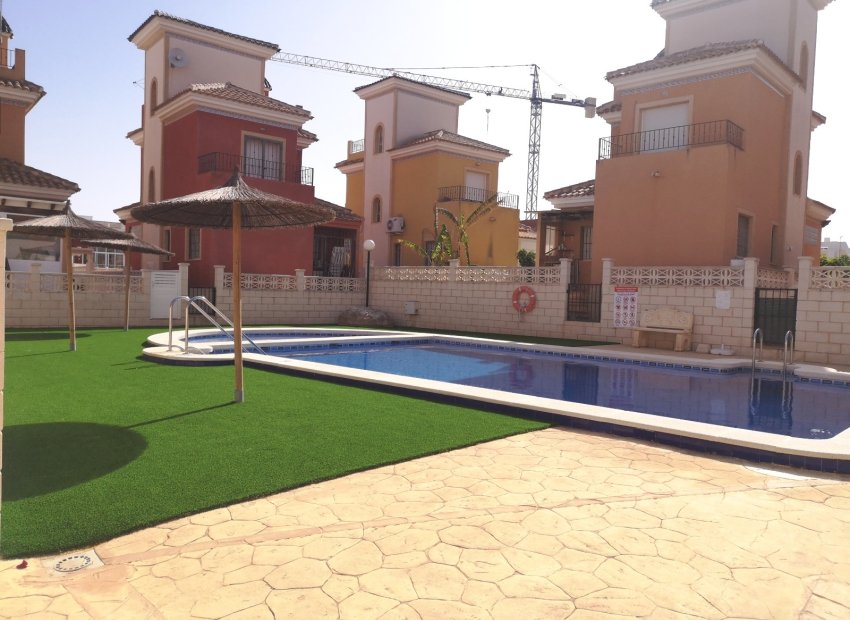 Reventa - Villa - Los Montesinos - La Herrada