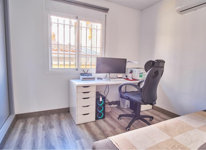 Reventa - Villa - Los Montesinos - La Herrada