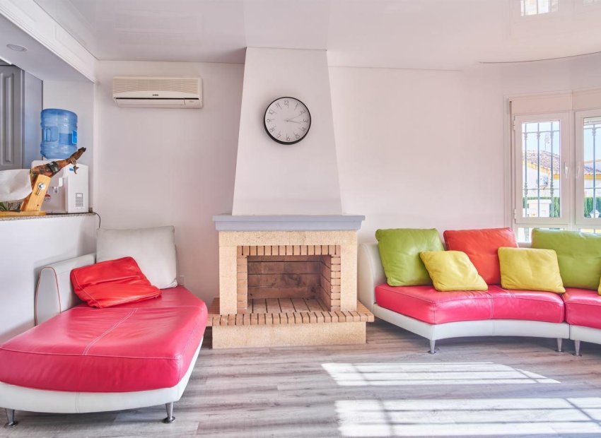 Reventa - Villa - Los Montesinos - La Herrada