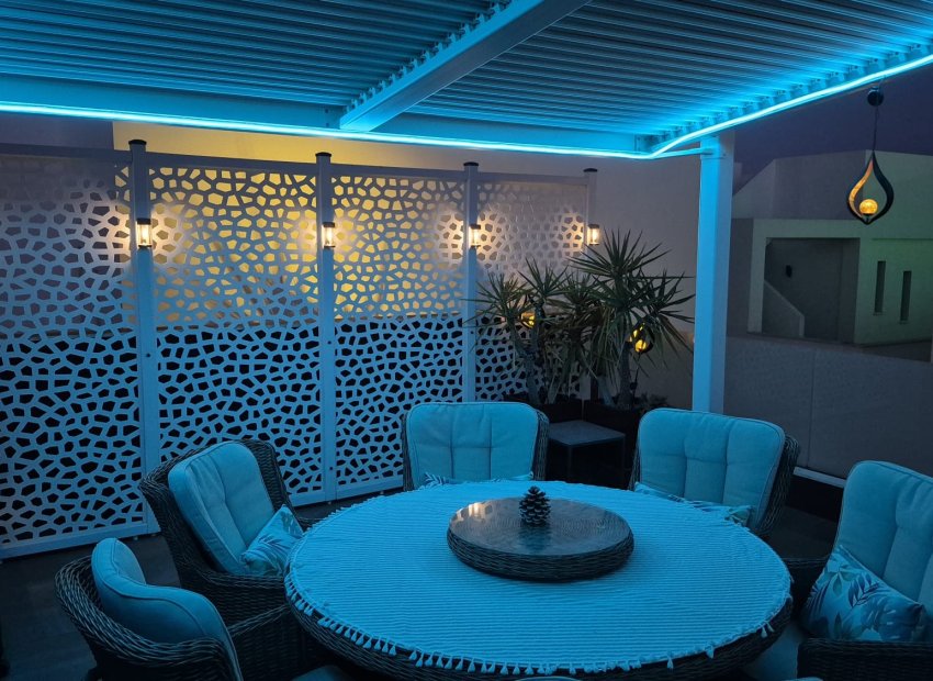 Reventa - Villa - Los Montesinos - La Herrada