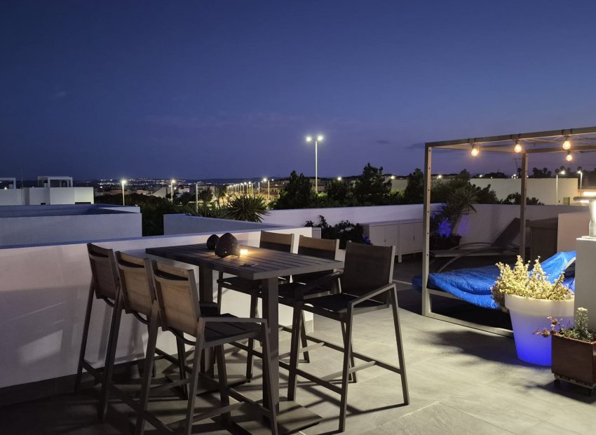 Reventa - Villa - Los Montesinos - La Herrada