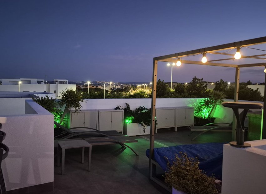 Reventa - Villa - Los Montesinos - La Herrada