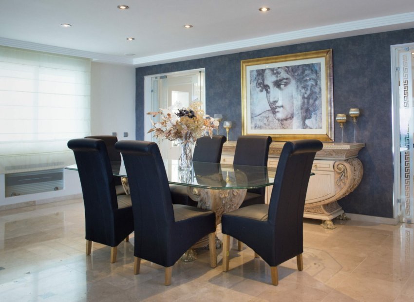 Reventa - Villa - Marbella - Elviria