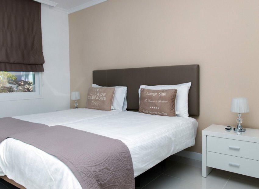 Reventa - Villa - Marbella - Elviria