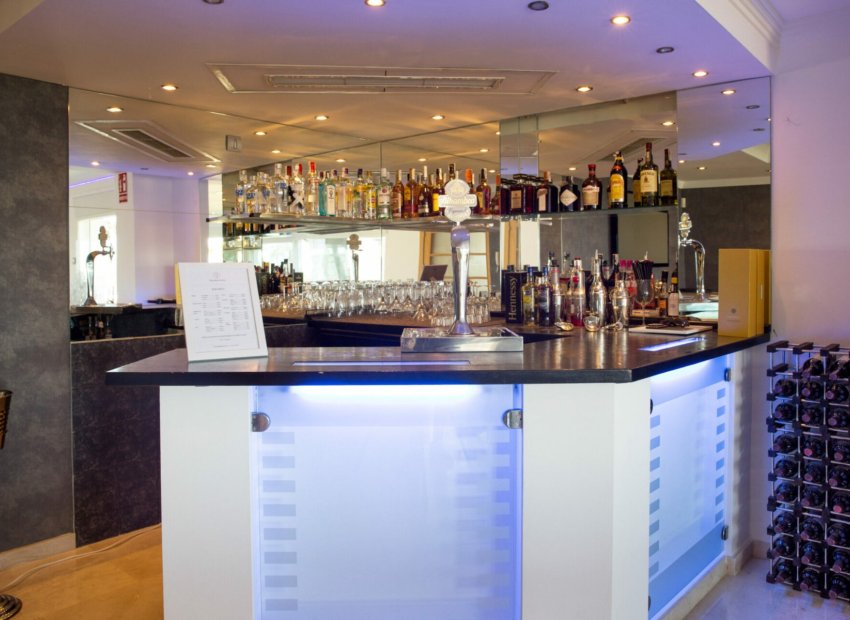 Reventa - Villa - Marbella - Elviria