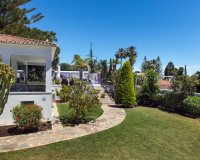 Reventa - Villa - Marbella - Elviria