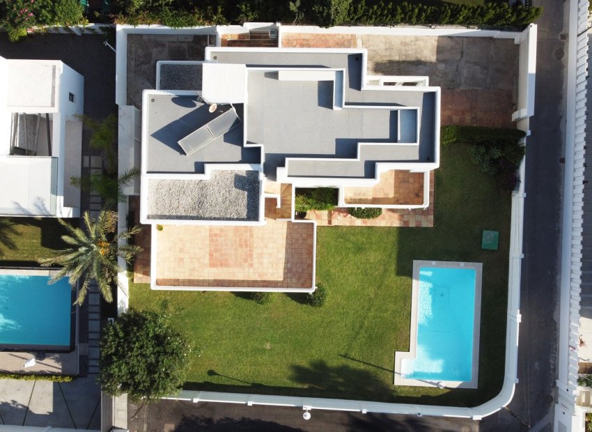 Reventa - Villa - Marbella - Las Chapas