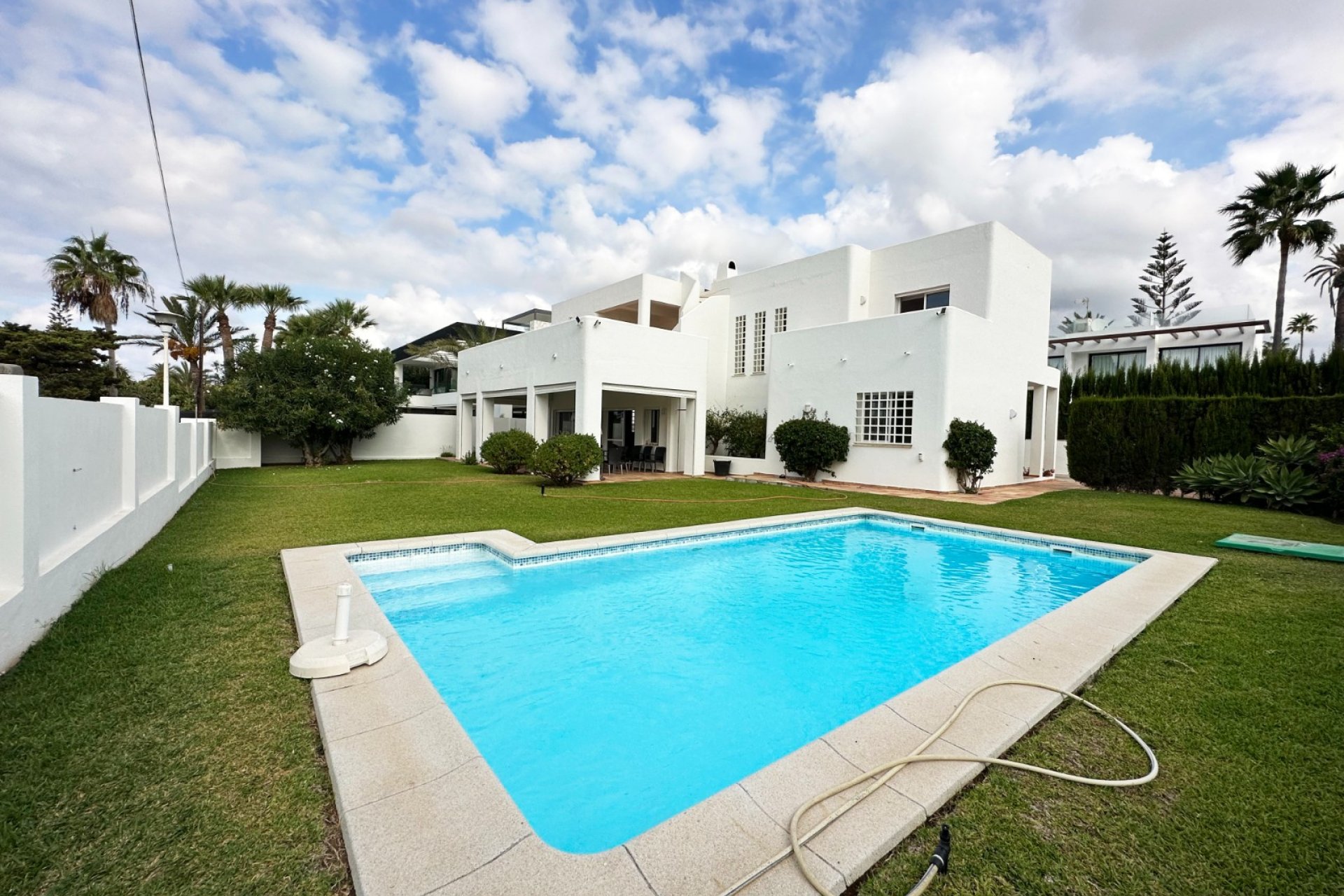 Reventa - Villa - Marbella - Las Chapas