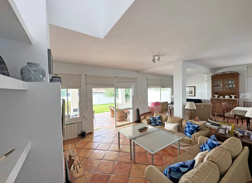 Reventa - Villa - Marbella - Las Chapas