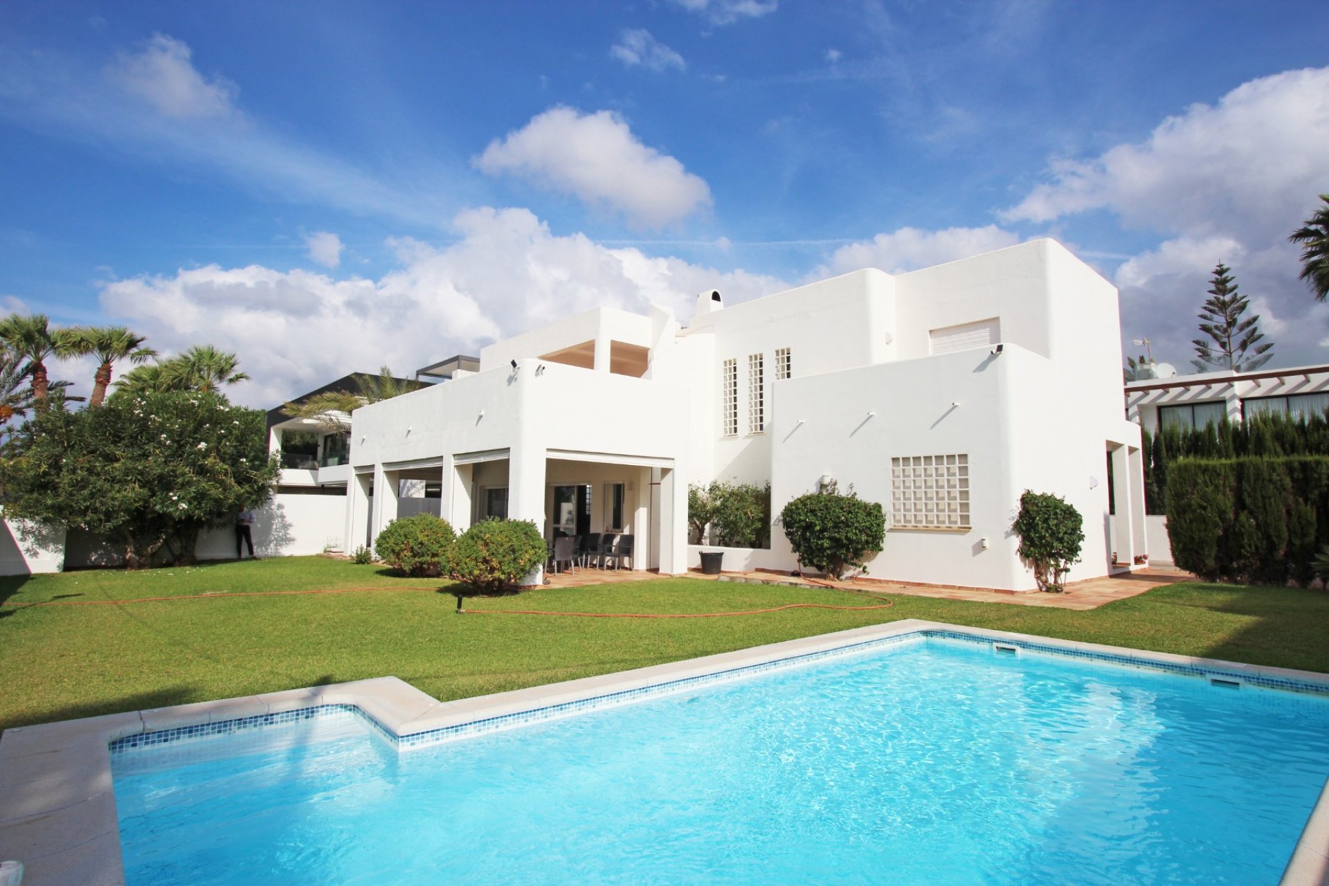 Reventa - Villa - Marbella - Las Chapas