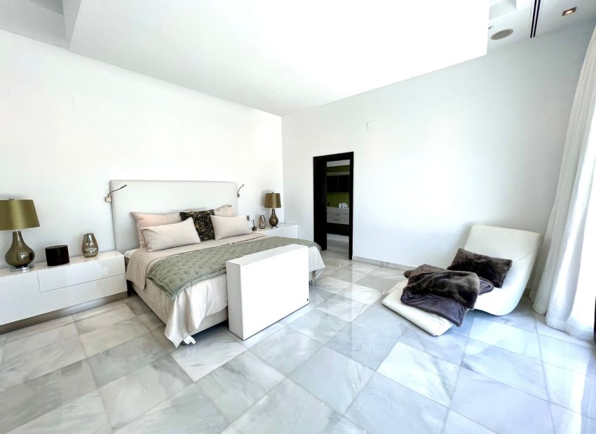 Reventa - Villa - Marbella - Nueva Andalucía