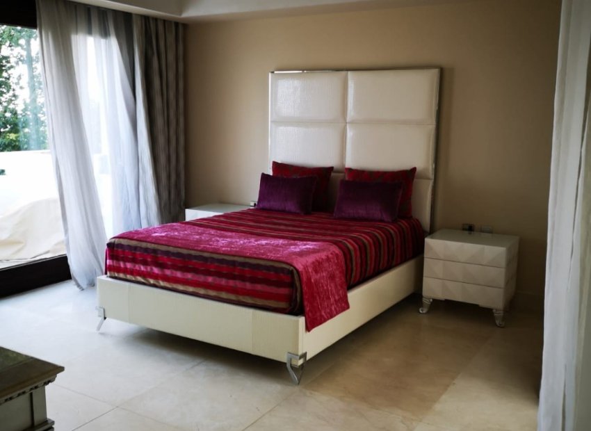 Reventa - Villa - Marbella - Sierra Blanca