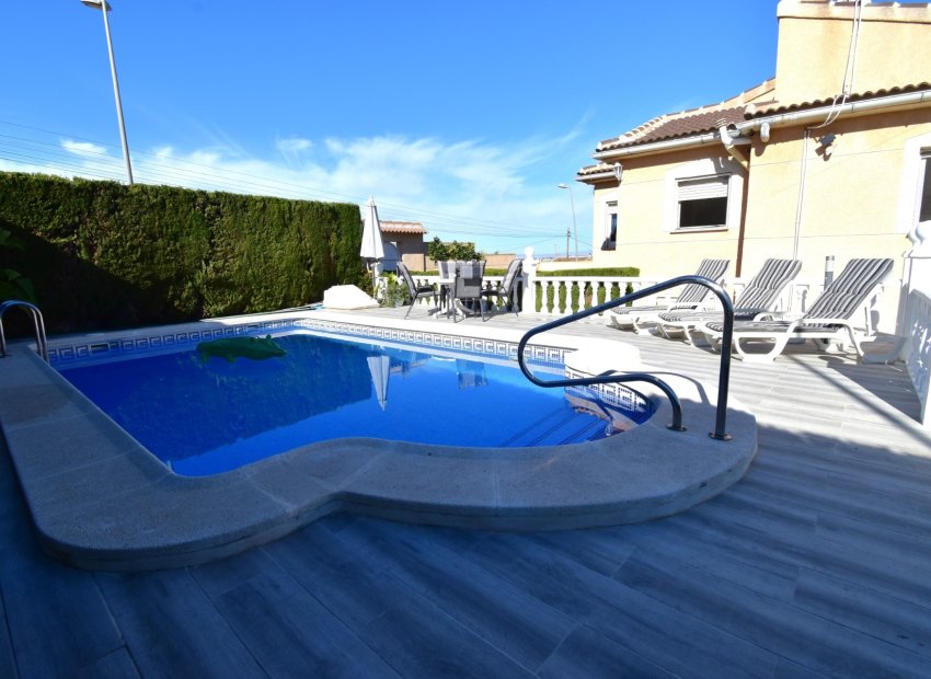 Reventa - Villa - Orihuela Costa - Los Balcones