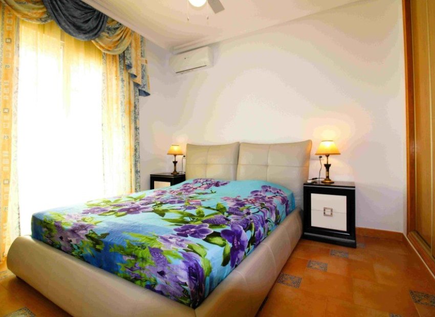 Reventa - Villa - Orihuela Costa - Los Dolses