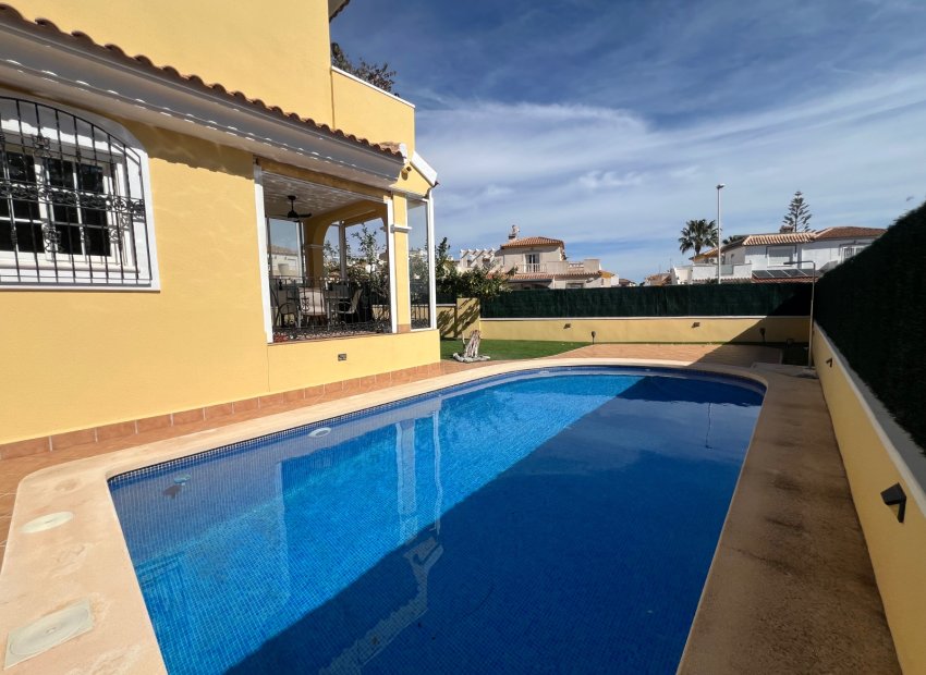 Reventa - Villa - Orihuela Costa - Los Dolses