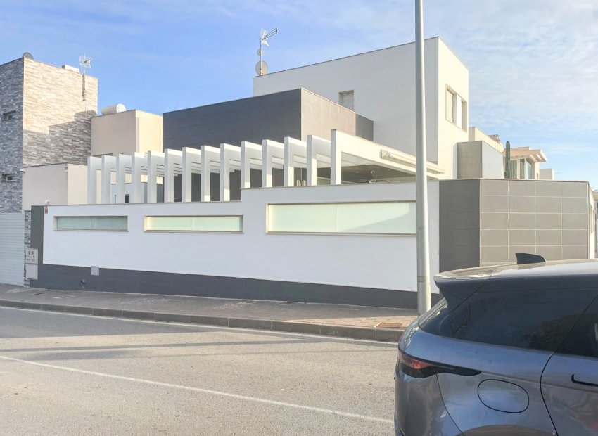 Reventa - Villa - Orihuela Costa - Mil Palmeras