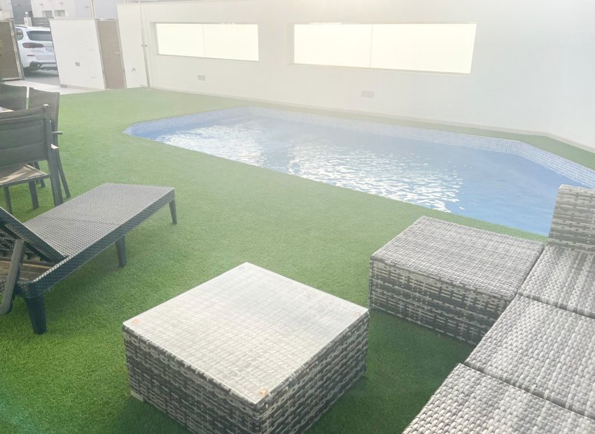 Reventa - Villa - Orihuela Costa - Mil Palmeras