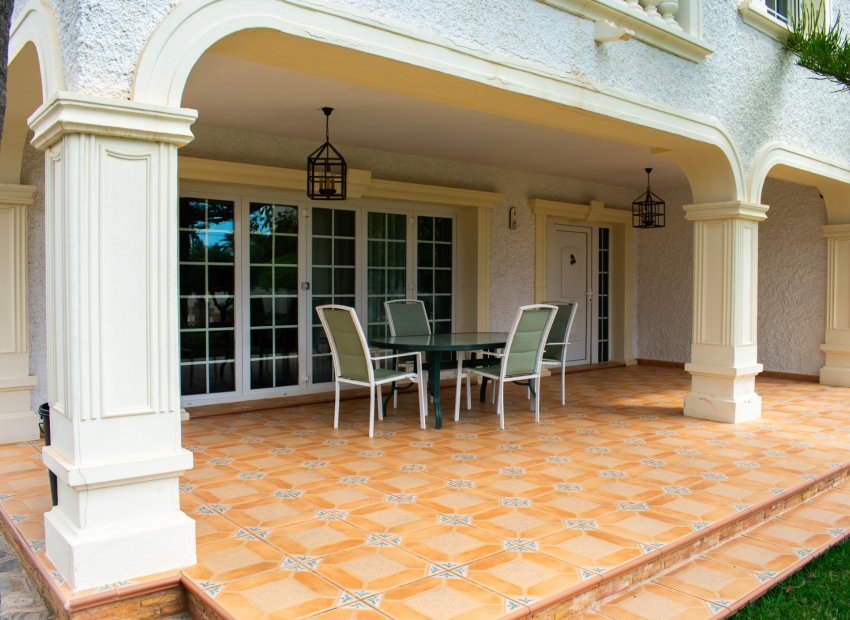 Reventa - Villa - Orihuela Costa - MUY CERCA DE LA PLAYA