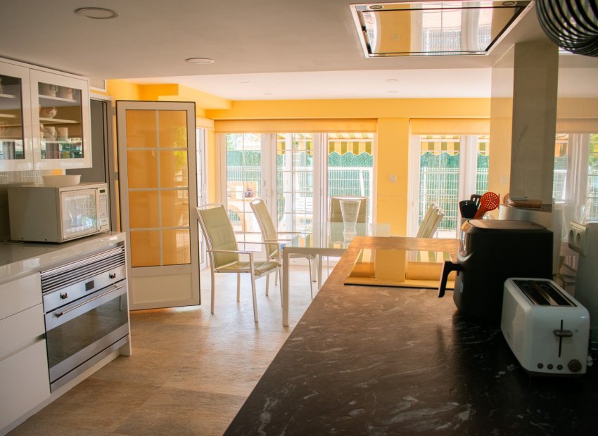 Reventa - Villa - Orihuela Costa - MUY CERCA DE LA PLAYA