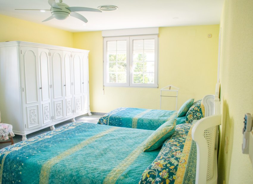 Reventa - Villa - Orihuela Costa - MUY CERCA DE LA PLAYA